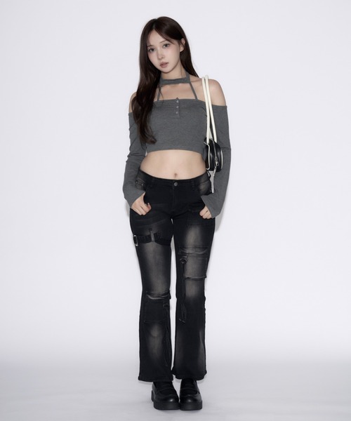 tinkerend（ティンカーエンド）の「Belted Cargo Vintage Flared Denim / ベルト付きカーゴヴィンテージフレアデニム（デニムパンツ・レディース・ブラック/ブルー・2/1）」の9枚目の写真