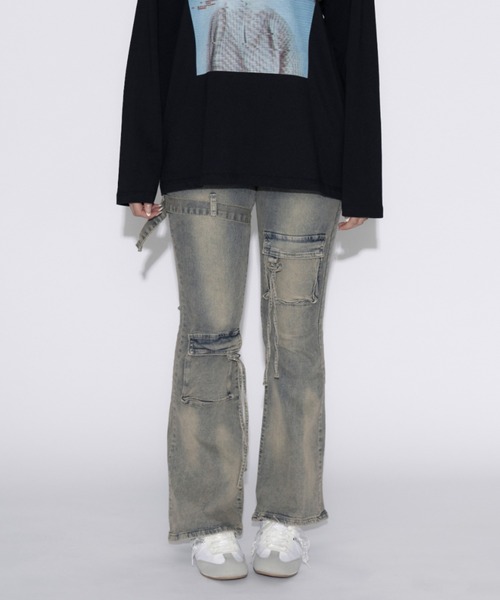 tinkerend（ティンカーエンド）の「Belted Cargo Vintage Flared Denim / ベルト付きカーゴヴィンテージフレアデニム（デニムパンツ・レディース・ブラック/ブルー・2/1）」の13枚目の写真