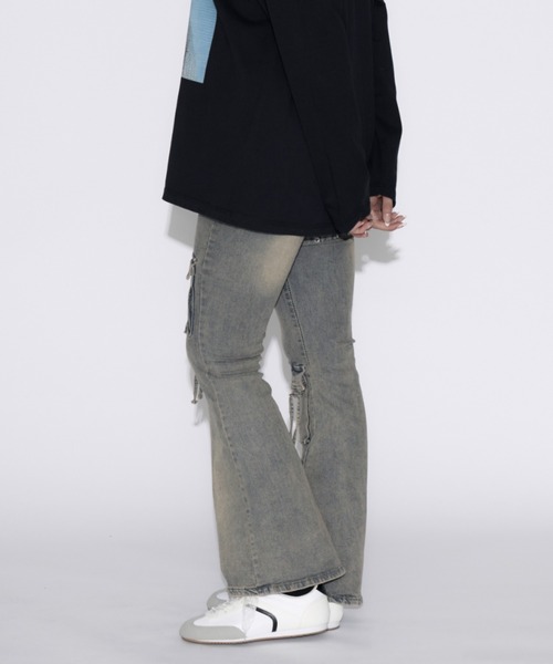 tinkerend（ティンカーエンド）の「Belted Cargo Vintage Flared Denim / ベルト付きカーゴヴィンテージフレアデニム（デニムパンツ・レディース・ブラック/ブルー・2/1）」の15枚目の写真