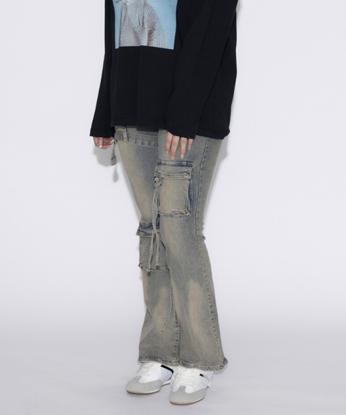 tinkerend（ティンカーエンド）の「Belted Cargo Vintage Flared Denim / ベルト付きカーゴヴィンテージフレアデニム（デニムパンツ・レディース・ブラック/ブルー・2/1）」の14枚目の写真