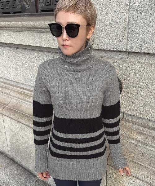 JENNE(ジェンヌ)の「パネルボーダーニット(ニット/セーター・レディース・グレー/アイボリー・LARGE/MEDIUM/SMALL)」の2枚目の写真