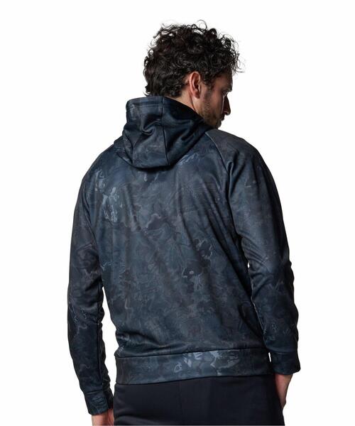 UNDER ARMOUR(アンダーアーマー)の「UAアーマーフリース カモ フーディー(トレーニング/メンズ)(スウェット・メンズ・ブラック・L/2XL/S/XL/M/3XL)」の2枚目の写真