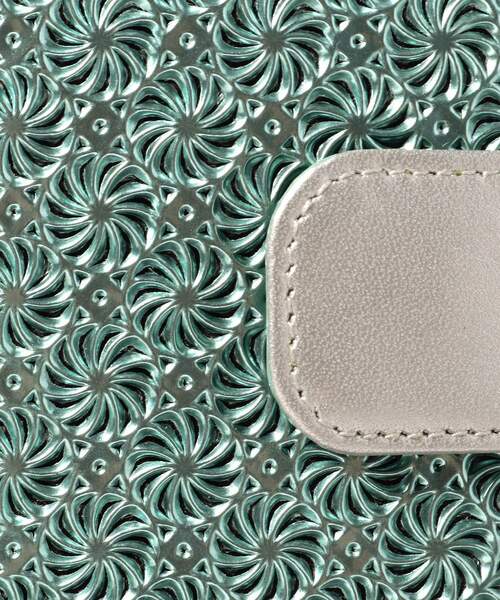 HIROKO HAYASHI（ヒロコハヤシ）の「GIRASOLE PIPERITA（ジラソーレ ピペリータ）二つ折り財布（財布・レディース・グリーン系・00）」の12枚目の写真
