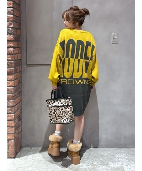 RODEO CROWNS WIDE BOWL（ロデオクラウンズワイドボウル）の「バックバイカラーロゴニットワンピース（ワンピース・レディース・ブラック/イエロー/オフホワイト・FREE）」の21枚目の写真