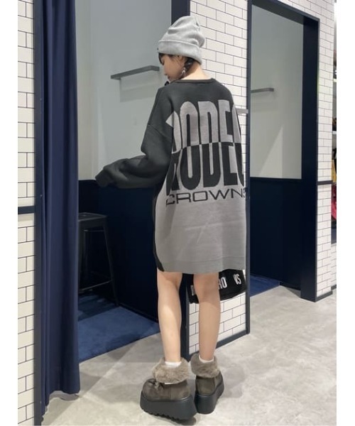 RODEO CROWNS WIDE BOWL（ロデオクラウンズワイドボウル）の「バックバイカラーロゴニットワンピース（ワンピース・レディース・ブラック/イエロー/オフホワイト・FREE）」の4枚目の写真