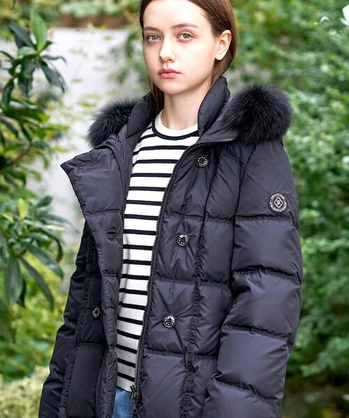 DRESSTERIOR（ドレステリア）の「【CLASSY.12月号掲載】ブルーFOXファーナポレオンホワイトグースダウン（ダウンジャケット/コート・レディース・ブラック/ネイビー・34/38/36/40）」の4枚目の写真