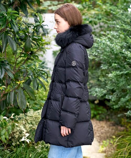 DRESSTERIOR（ドレステリア）の「【CLASSY.12月号掲載】ブルーFOXファーナポレオンホワイトグースダウン（ダウンジャケット/コート・レディース・ブラック/ネイビー・34/38/36/40）」の7枚目の写真