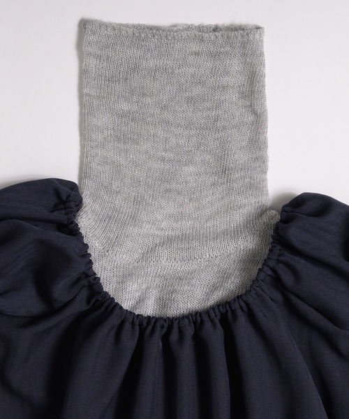 MUHET(ミュエータ)の「herringbone docking gather top / ヘリンボーンドッキングギャザートップス(ニット/セーター・レディース・ネイビー/ブラウン/チャコールグレー・FREE)」の4枚目の写真