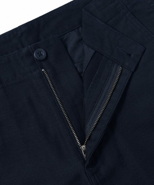 MUSINSA STANDARD（ムシンサスタンダード）の「ホワイトサテンオフィサーパンツ [ネイビー]（その他パンツ・メンズ・その他・27/28/29/34/32/30/31/33/26/40/36/38/42）」の4枚目の写真