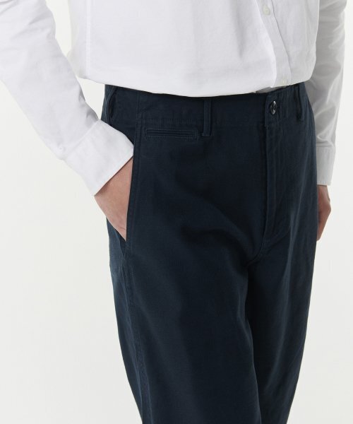 MUSINSA STANDARD（ムシンサスタンダード）の「ホワイトサテンオフィサーパンツ [ネイビー]（その他パンツ・メンズ・その他・27/28/29/34/32/30/31/33/26/40/36/38/42）」の5枚目の写真