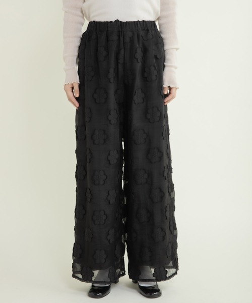 Dot&Stripes CHILD WOMAN(ドットアンドストライプス チャイルドウーマン)の「シアーフラワーカットジャカード イージーパンツ(セットアップ対応)(その他パンツ・レディース・ブラック・FREE)」の13枚目の写真