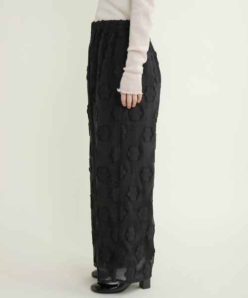 Dot&Stripes CHILD WOMAN(ドットアンドストライプス チャイルドウーマン)の「シアーフラワーカットジャカード イージーパンツ(セットアップ対応)(その他パンツ・レディース・ブラック・FREE)」の14枚目の写真