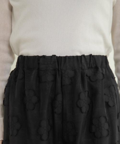 Dot&Stripes CHILD WOMAN(ドットアンドストライプス チャイルドウーマン)の「シアーフラワーカットジャカード イージーパンツ(セットアップ対応)(その他パンツ・レディース・ブラック・FREE)」の17枚目の写真