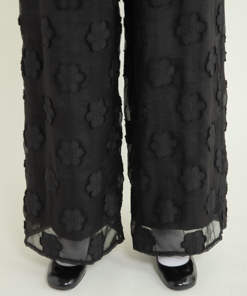 Dot&Stripes CHILD WOMAN(ドットアンドストライプス チャイルドウーマン)の「シアーフラワーカットジャカード イージーパンツ(セットアップ対応)(その他パンツ・レディース・ブラック・FREE)」の18枚目の写真