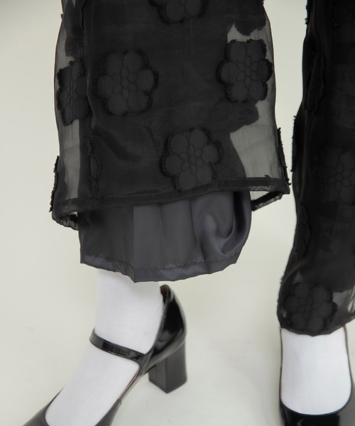 Dot&Stripes CHILD WOMAN(ドットアンドストライプス チャイルドウーマン)の「シアーフラワーカットジャカード イージーパンツ(セットアップ対応)(その他パンツ・レディース・ブラック・FREE)」の19枚目の写真
