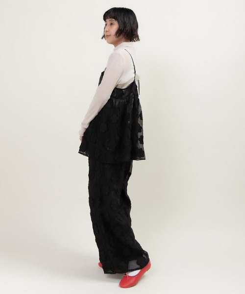 Dot&Stripes CHILD WOMAN(ドットアンドストライプス チャイルドウーマン)の「シアーフラワーカットジャカード イージーパンツ(セットアップ対応)(その他パンツ・レディース・ブラック・FREE)」の11枚目の写真