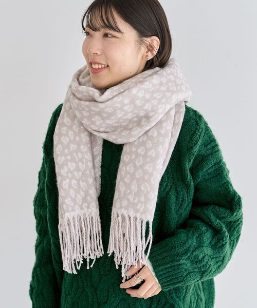 Green　Parks（グリーンパークス）の「レオパードジャガードストール（ストール/ショール・レディース・グレー/ベージュ・FREE）」の2枚目の写真