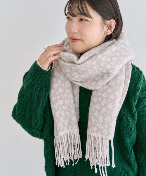 Green　Parks（グリーンパークス）の「レオパードジャガードストール（ストール/ショール・レディース・グレー/ベージュ・FREE）」の4枚目の写真