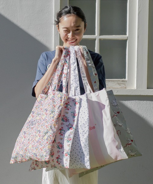 Cath Kidston(キャスキッドソン)の「トートバッグ Cupids(トートバッグ・レディース・グリーン・FREE)」の4枚目の写真