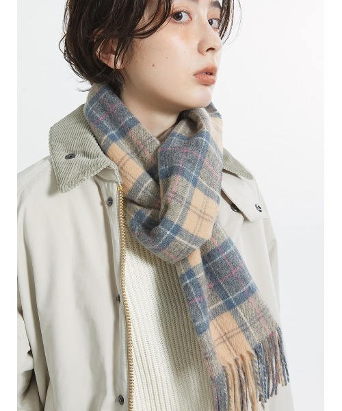 Barbour（バブアー）の「ラムズウール タータンチェック マフラー（8色展開）（マフラー・メンズ・グレー/カーキ/オリーブ/グリーン/レッド/ベージュ/ネイビー/チェック・ONE SIZE）」の12枚目の写真