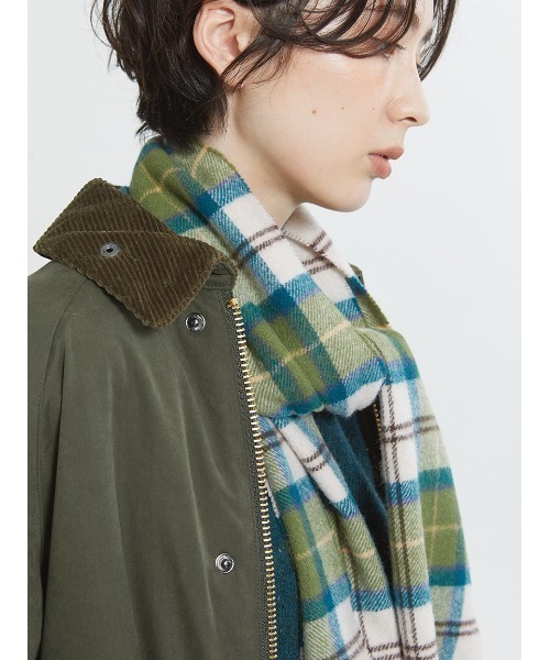 Barbour（バブアー）の「ラムズウール タータンチェック マフラー（8色展開）（マフラー・メンズ・グレー/カーキ/オリーブ/グリーン/レッド/ベージュ/ネイビー/チェック・ONE SIZE）」の16枚目の写真