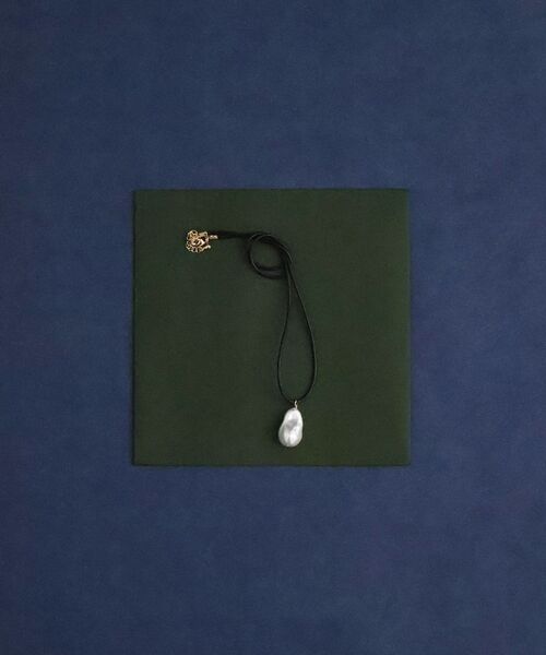 le.coeur blanc（ルクールブラン）の「O イビツパールコードネックレス（ネックレス・レディース・ブラック・FREE）」の6枚目の写真