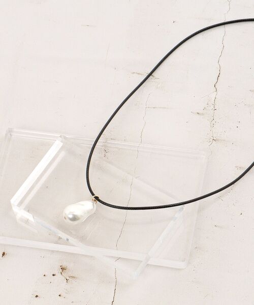 le.coeur blanc（ルクールブラン）の「O イビツパールコードネックレス（ネックレス・レディース・ブラック・FREE）」の7枚目の写真