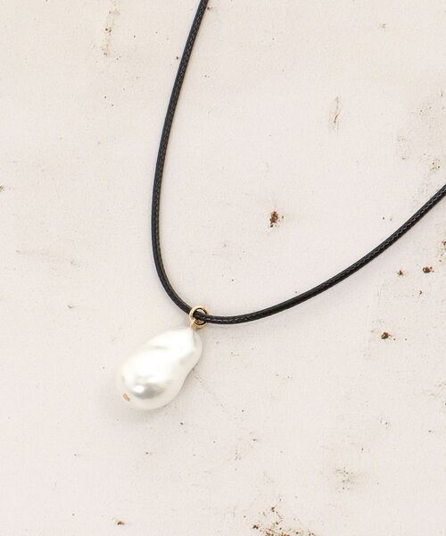 le.coeur blanc（ルクールブラン）の「O イビツパールコードネックレス（ネックレス・レディース・ブラック・FREE）」の9枚目の写真