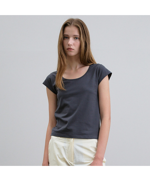 NOEUD（ノウドゥ）の「Lean U-neck tee (Charcoal)（Tシャツ/カットソー・レディース・その他・FREE）」の5枚目の写真