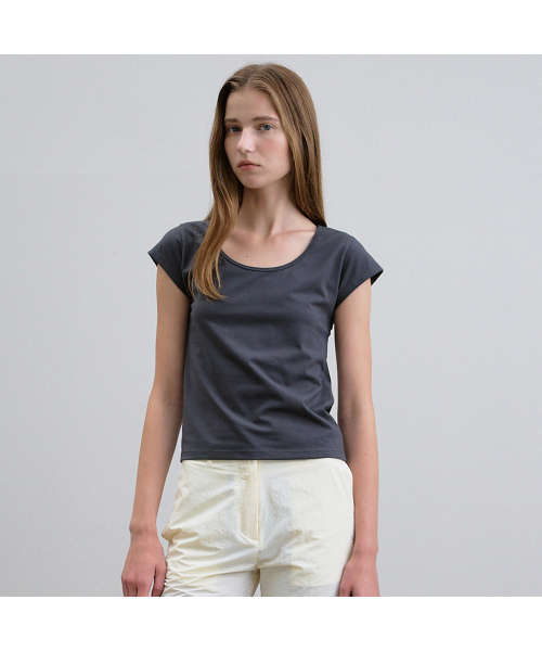 NOEUD（ノウドゥ）の「Lean U-neck tee (Charcoal)（Tシャツ/カットソー・レディース・その他・FREE）」の6枚目の写真