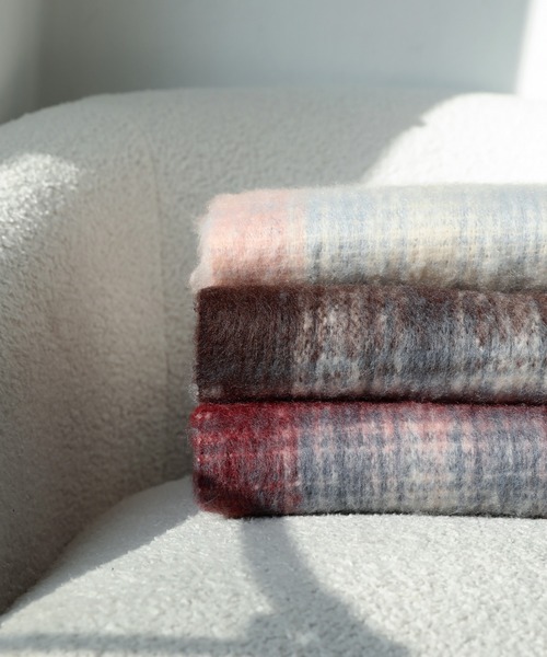 by muni:r（バイ ムニール）の「【3色展開】ソフトブレンディング チェックマフラー（マフラー・レディース・レッド/ピンク/ブラウン・FREE）」の22枚目の写真