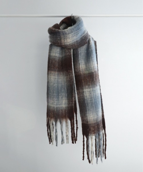 by muni:r（バイ ムニール）の「【3色展開】ソフトブレンディング チェックマフラー（マフラー・レディース・レッド/ピンク/ブラウン・FREE）」の10枚目の写真