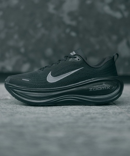 VOMERO PLUS HV8150-003（スニーカー）｜NIKE（ナイキ）のファッション