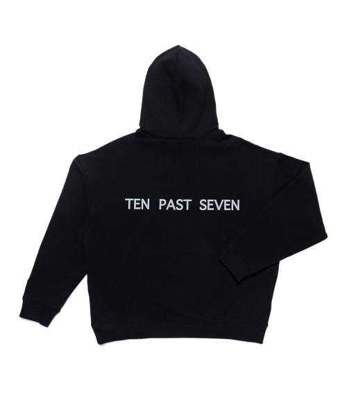 TEN PAST SEVEN(テン ファスト セブン)の「ロゴフードパーカー - ブラック(パーカー・メンズ・その他・SMALL/MEDIUM/LARGE)」の2枚目の写真