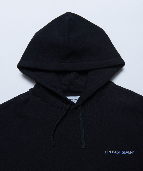 TEN PAST SEVEN(テン ファスト セブン)の「ロゴフードパーカー - ブラック(パーカー・メンズ・その他・SMALL/MEDIUM/LARGE)」の3枚目の写真