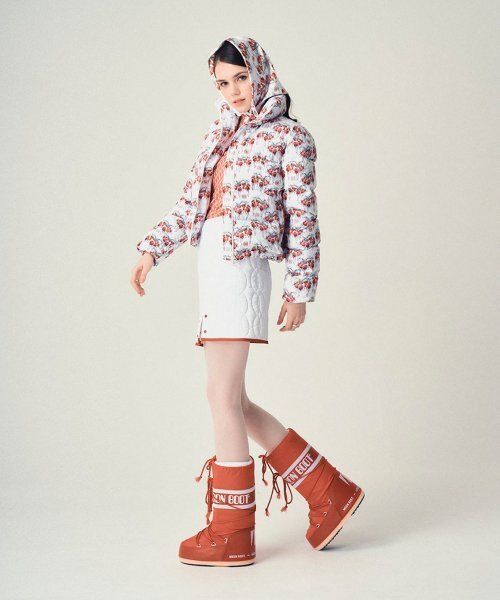 ICE GARDEN A.508(アイス ガーデン エイオーゴンパル)の「Frosty Hollyberries Print Down Jacket(ダウンジャケット/コート・レディース・その他・MEDIUM/SMALL)」の2枚目の写真