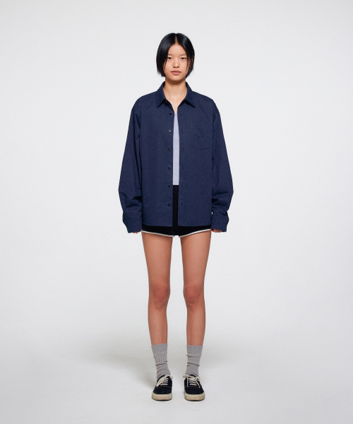 ERA(エラ)の「ユニセックス ERA クラシック シャツ - ディープネイビー(シャツ/ブラウス・レディース・その他・SMALL/MEDIUM/LARGE)」の5枚目の写真