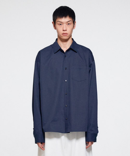 ERA(エラ)の「ユニセックス ERA クラシック シャツ - ディープネイビー(シャツ/ブラウス・レディース・その他・SMALL/MEDIUM/LARGE)」の6枚目の写真
