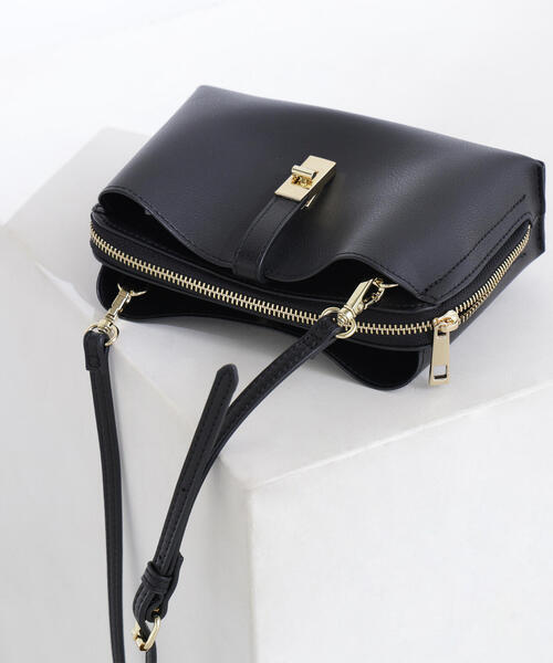 NATURAL BEAUTY BASIC（ナチュラルビューティーベーシック）の「◇ライトウォレットショルダーバッグ（ショルダーバッグ・レディース・オフホワイト/ブラウン/グレー/ブラック・ﾌﾘ-）」の3枚目の写真