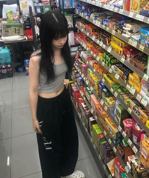 MUCENT(ムセント)の「ディビジョン ワイド スウェット ジョガーパンツ 男女共用 (グレー, ブラック)(スウェットパンツ・レディース・ブラック/グレー・1/2)」の18枚目の写真