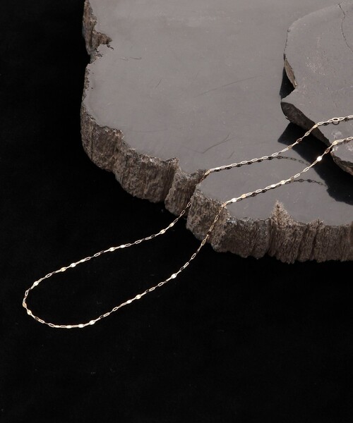 grace grace (グラスグラス)の「【grace grace/グラスグラス】10Kペタルチェーンショートネックレス(40cm )(ネックレス・レディース・ゴールド・FREE)」の1枚目の写真