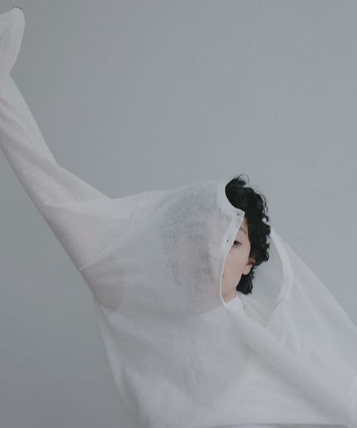 ETRE TOKYO(エトレトウキョウ)の「ヘンリーネックシアーニットプルオーバー(ニット/セーター・レディース・ネイビー/ホワイト/ライトブルー・FREE)」の6枚目の写真