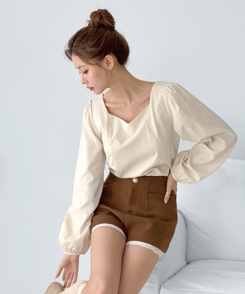 by muni:r(バイ ムニール)の「バックリボンストラップ ブラウス/2026 SS COLLECTION(シャツ/ブラウス・レディース・アイボリー/ブラック・FREE)」の4枚目の写真