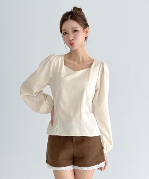 by muni:r(バイ ムニール)の「バックリボンストラップ ブラウス/2026 SS COLLECTION(シャツ/ブラウス・レディース・アイボリー/ブラック・FREE)」の11枚目の写真