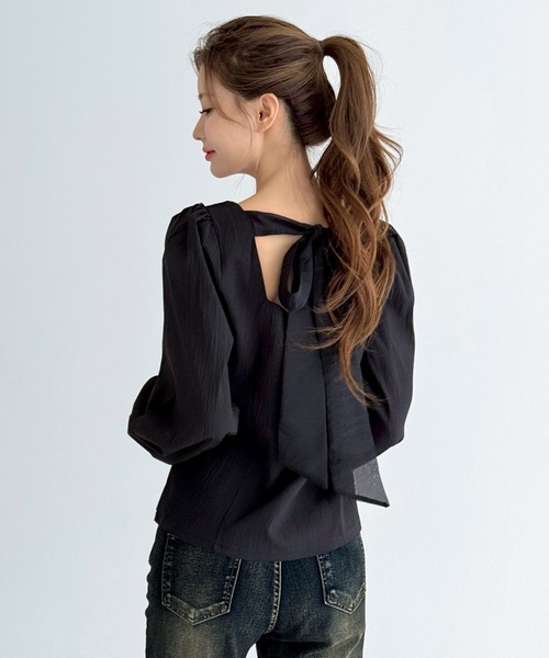 by muni:r(バイ ムニール)の「バックリボンストラップ ブラウス/2026 SS COLLECTION(シャツ/ブラウス・レディース・アイボリー/ブラック・FREE)」の16枚目の写真