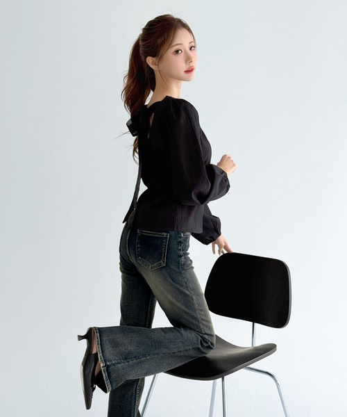 by muni:r(バイ ムニール)の「バックリボンストラップ ブラウス/2026 SS COLLECTION(シャツ/ブラウス・レディース・アイボリー/ブラック・FREE)」の19枚目の写真