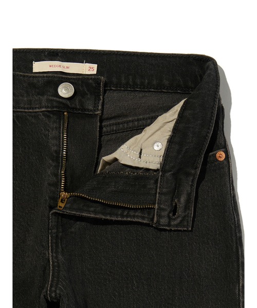 Levi's(リーバイス)の「Levi's/リーバイス WEDGIE スリムジーンズ(デニムパンツ・レディース・ブラック/インディゴブルー/ライトインディゴブルー・27inch/26inch/25inch/24inch/23inch/28inch)」の8枚目の写真
