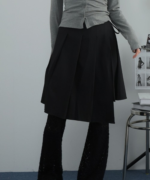 Ulysses（ユリシス）の「裾アシメプリーツラップスカート（スカート・レディース・ブラック/グレー・F）」の4枚目の写真
