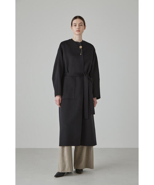 ADORE(アドーア)の「ピュアカシミヤコート(ノーカラーコート・レディース・ベージュ/ブラック・38/36)」の4枚目の写真