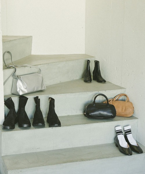 GLOBAL WORK(グローバルワーク)の「スペ軽ロングスクエアショルダーバッグ/634311(ショルダーバッグ・レディース・ライトイエロー/シルバー/ダークブラウン/ブラック・FREE)」の5枚目の写真